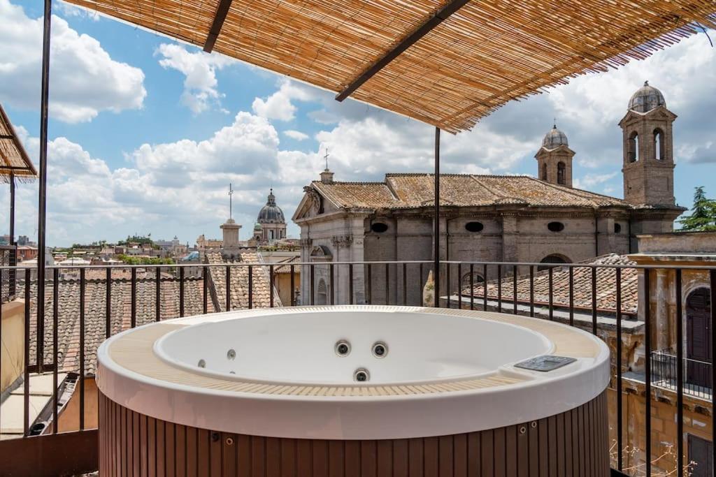 Sky Domus Historic Center Penthouse With Jacuzzi Apartment Rom