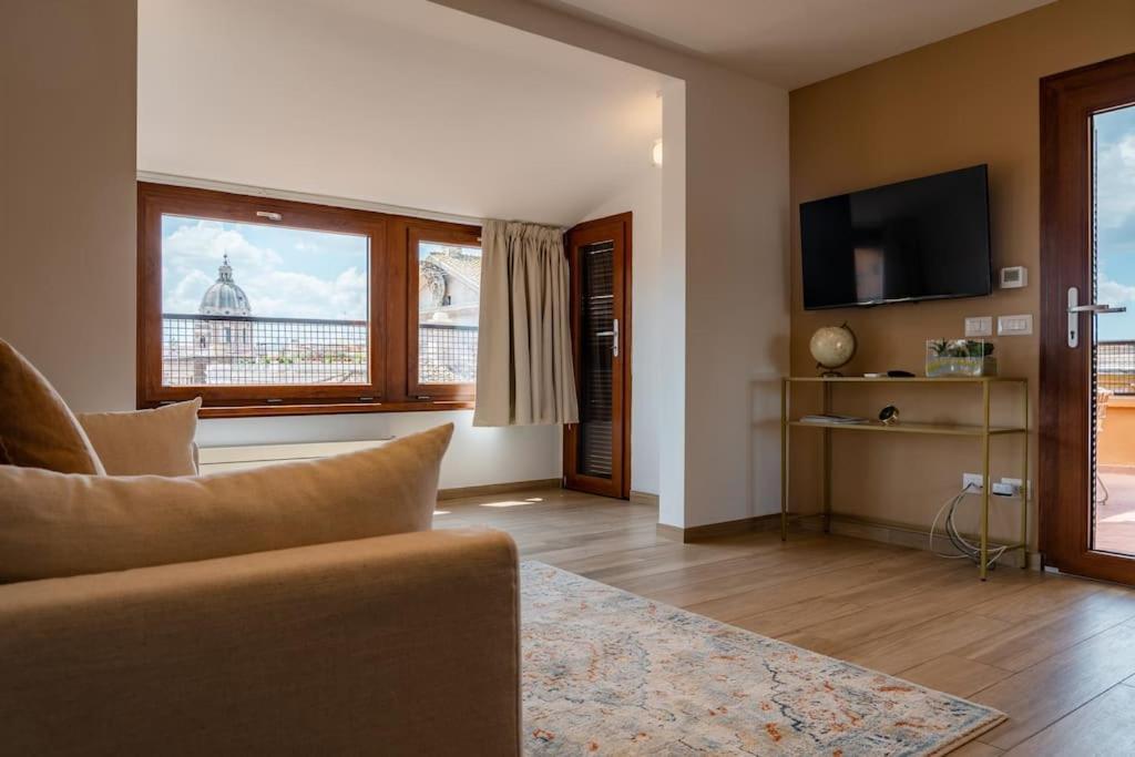 Apartment Sky Domus Historic Center Penthouse With Jacuzzi